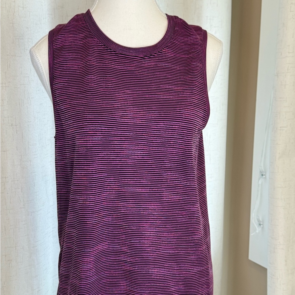 Lululemon Swiftly Sleeveless Size 6 Pink - Vivid Plum Black